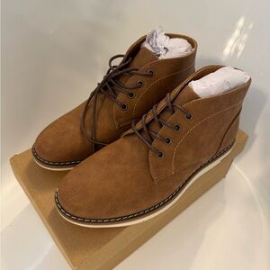 New Steve Madden Brown Suede Boys Boots size 4, Blasoir Cognac